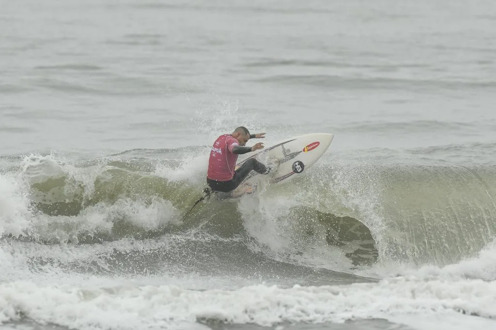 Diego Rosa (SC) Foto Marcio David CBSurf