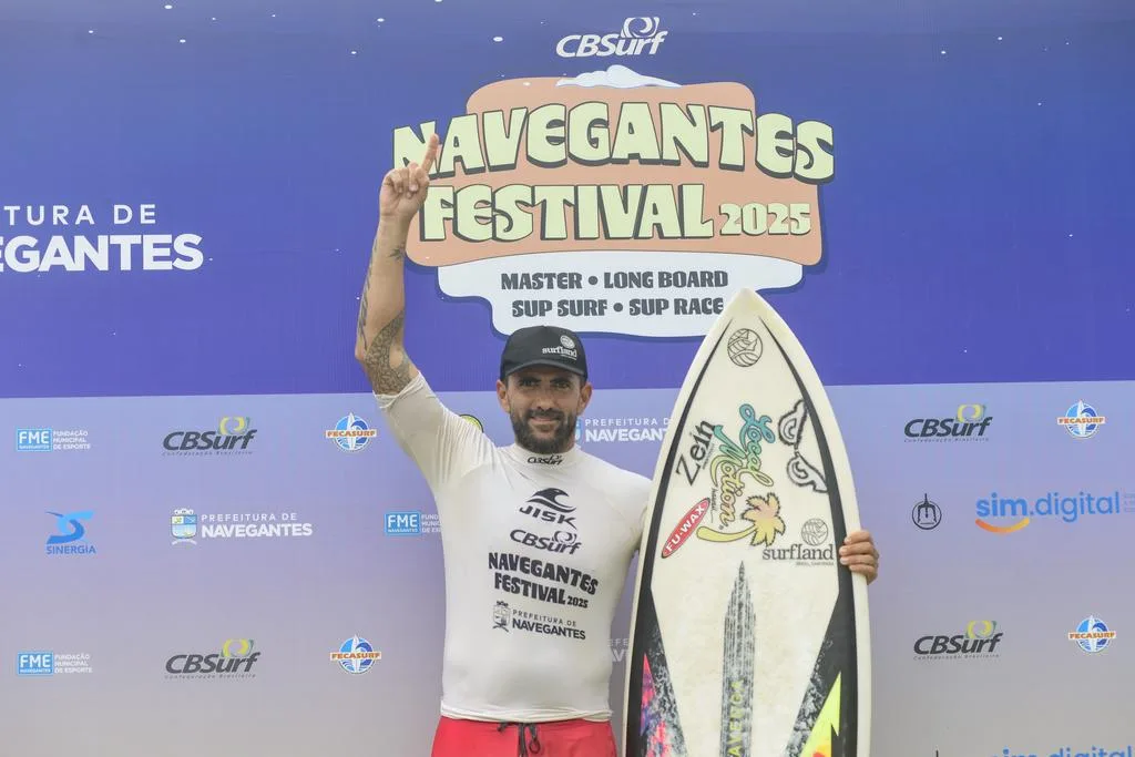456545 1169854 marcio farney cbsurf navegantes dia2 marciodavidphoto00030143 web