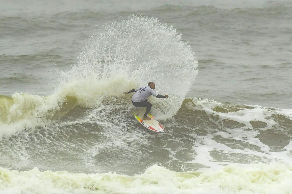 456545 1169858 victor ribas cbsurf navegantes dia2 marciodavidphoto00030109 web