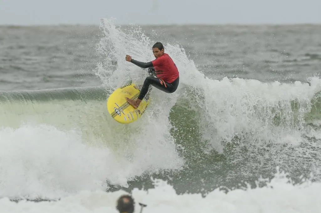 456735 1170637 pedro veiga cbsurf navegantes dia6 marciodavidphoto00030078 web