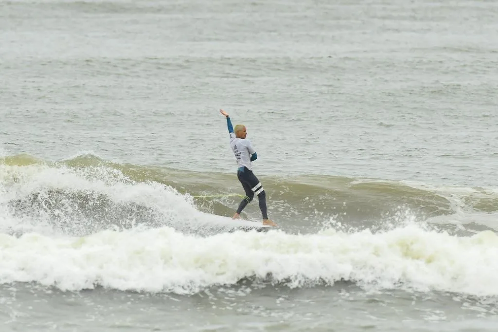 456735 1170638 robson fraga cbsurf navegantes dia6 marciodavidphoto00030005 web