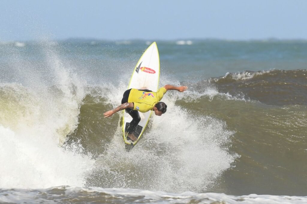 Luan Wood, surfista do Matadeiro, primeiro campeão da história do surf no JASC 2024 Foto Márcio David 2