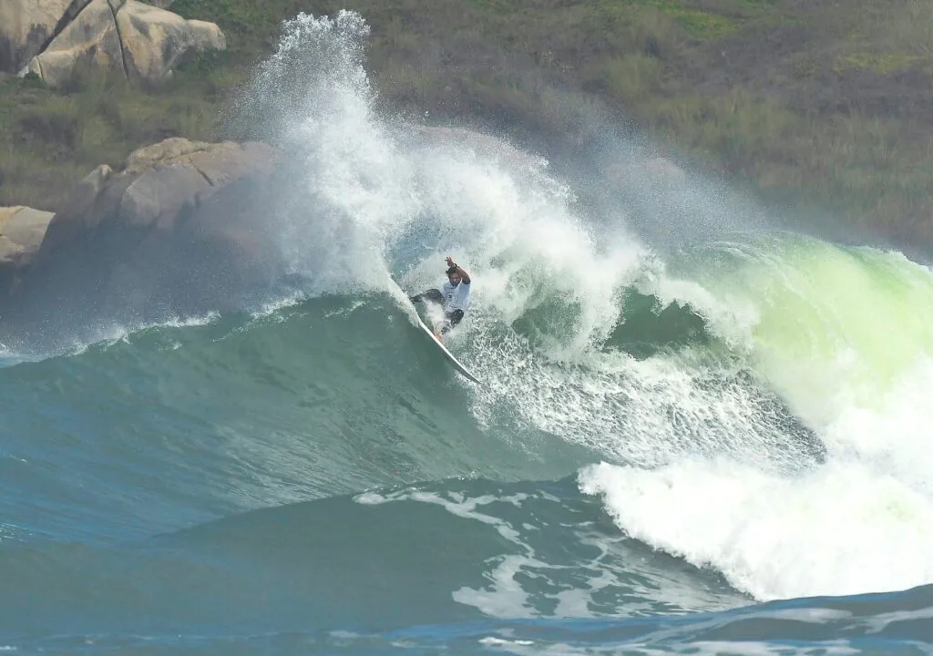 Marco Giorgi. durante o QS4000 em 2025 na praia da Vila. Circuito Banco Do Brasil, Imbituba. Foto Marcio David.