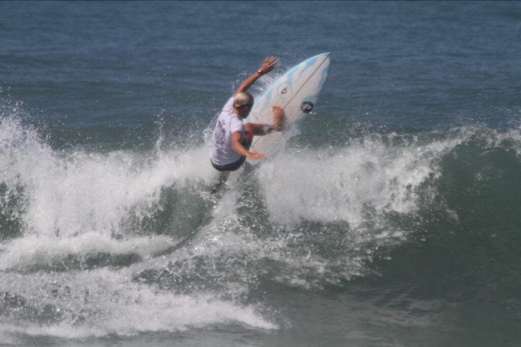 Imagens do Circuito Storm Kids 2025 realizado na Praia da Ferrugem em Garopaba SC Foto Monkey